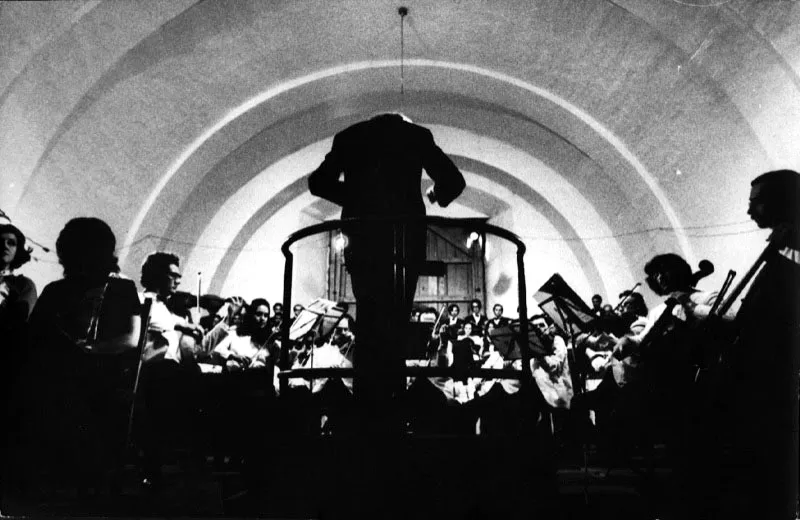 El maestro Roots dirige por œltima vez "El Mesías", con la Coral Bach y la Sinfónica de Colombia.