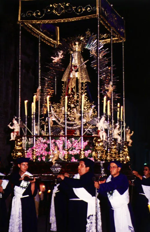 Pasos de la Virgen de La Soledad. Procesin del Viernes Santo.
 