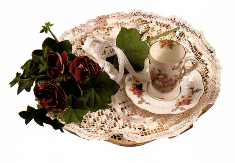 Sofisticadas, elegantes, exclusivas, distantes, integradas a arreglos o solitarias cumpliendo con su oficio de darle color y belleza a la vida, así aparecen estas flores naturales o artificiales, sirviendo de pretexto para que el buen gusto también sea un elemento vital de todos los días. José Fernando Machado