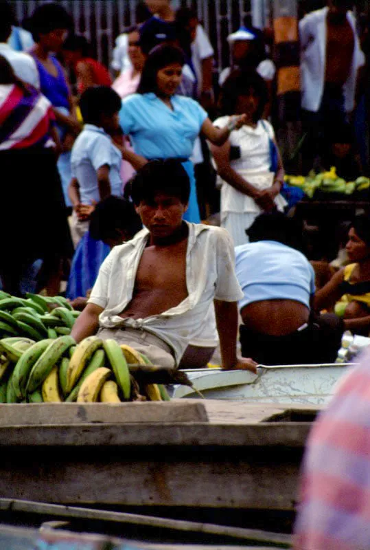 Mercado flotante. Leticia, Amazonas. Benjamn Villegas