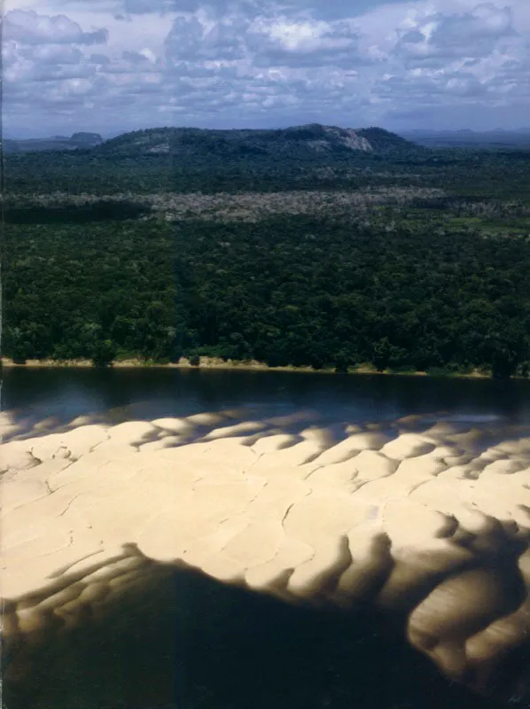 Playones del río Orinoco que quedan al descubierto al bajar las aguas.