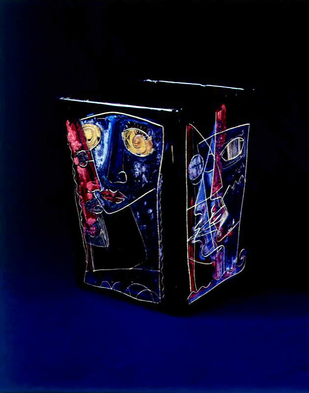 Esmalte sobre 
cubo cermico
1968 c.
40 x 28 x 28 cm.  