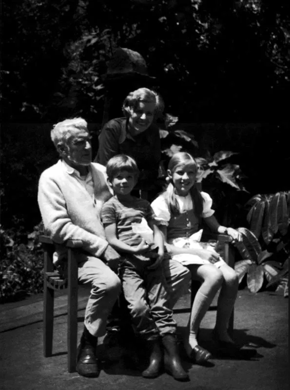 Leopoldo Richter, su esposa Gisela y sus hijos Juanita y Christof en 
El Barzal, Sabana de Bogot. 1970 