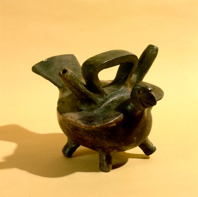Alcarraza con figura zoomorfa.
Tierradentro. 15 x 21 cm.