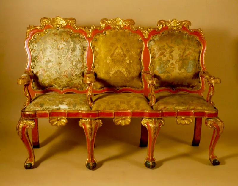 Annimo.Silln de Misa Mayor. Siglo XVIII.125 x 171.5 x 69 cm.
 