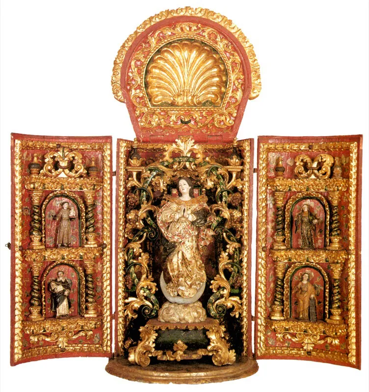 Atribuido a Taller Quiteo.
	Retablo de la Inmaculada Concepcin.
	Siglo XVIII.
	Talla en madera estofada y policromada,
	con imgenes menores de San Antonio
	de Padual Santo Domingo, Santa Rita y
	Santa Brbara. 