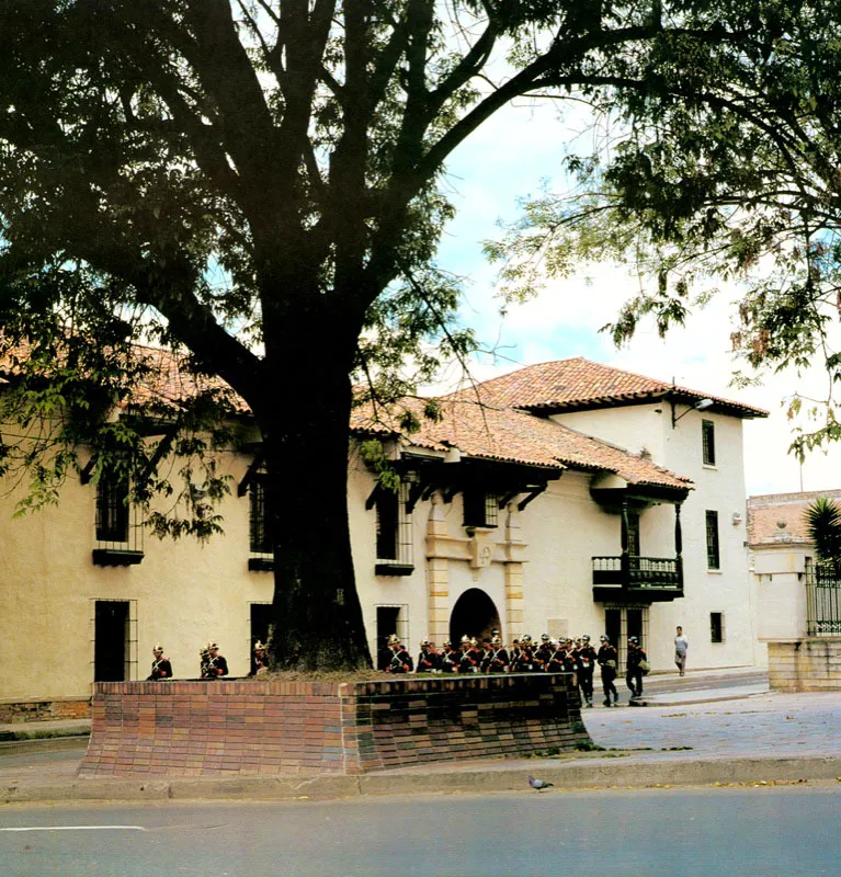 	Fachada del museo. Claustro de dos pisos que se erigi a mediados del Siglo 
	XVIII. 