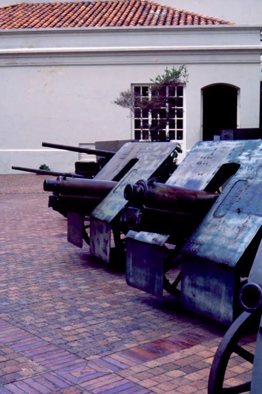 Patio de Armas Pesadas. Caones skodas de refrigeracin por agua, utilizados en el conflicto Colombo‑Peruano.
 