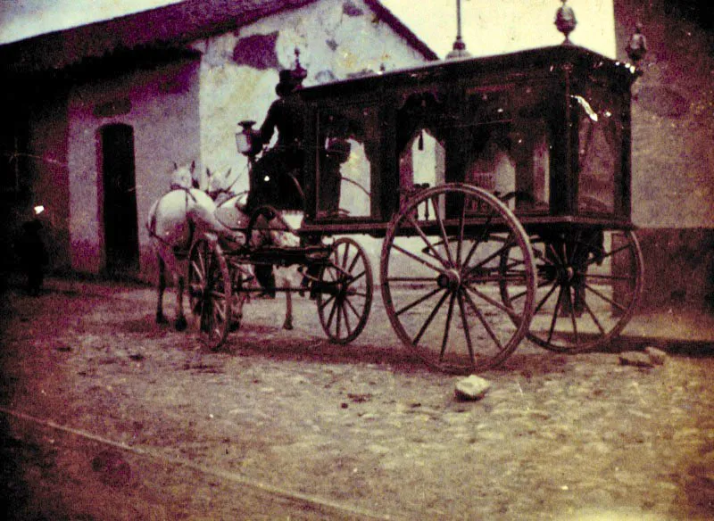 Henry Duperly.
	Coche fnebre.
	Fotografa. 1895.
 