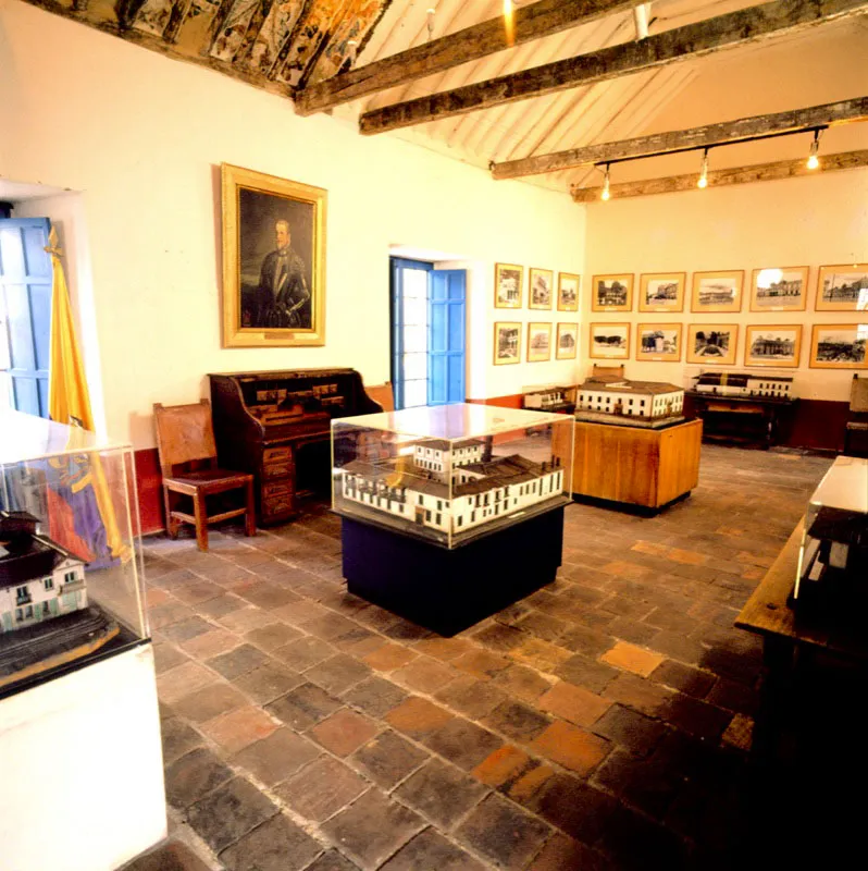 	Sala de exposicin de maquetas y 
	fotografas antiguas de Bogot.
 