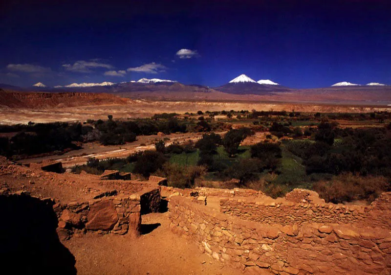 Desierto de Atacama y volcán de Lilancabur en la frontera con Bolivia. Pukura de Quilloc, Chile. Jeremy Horner
