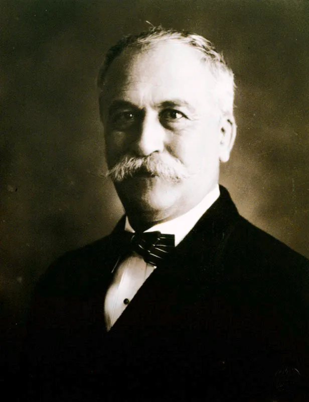 Pedro Nel Ospina, presidente de la repblica 1922/1926. Durante su gobierno se contrat una misin militar suiza para reorganizar y modernizar el ministerio de Guerra. 