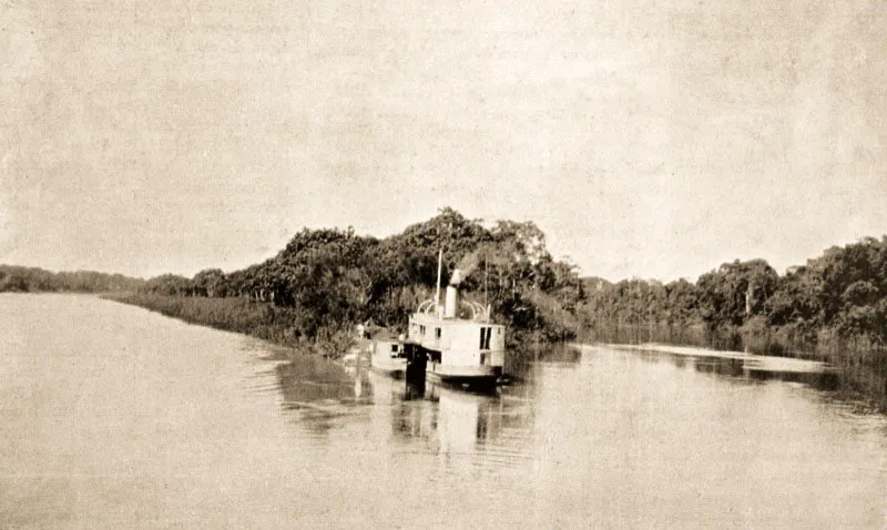 Boca oriental del ro Atacuar en el Amazonas, final de la tangencia del Trapecio sobre este ro, y sigue
aguas arriba hasta la bifurcacin de Atacuar en los dos brazuelos que se vierten al Amazonas. 