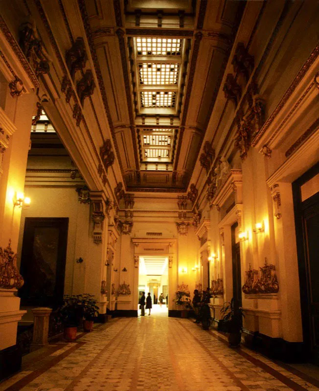 El Palacio Departamental de Cundinamarca, concluido en 1933, fue proyectado por Gaston Lelarge y concluido por el ilustre arquitecto bogotano Arturo Jaramillo.