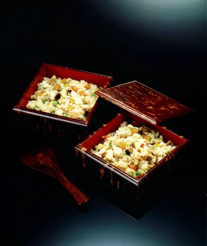 Arroz cocido con cinco ingredientes, Gomoku takikomi gohan.  Matthew Leighton