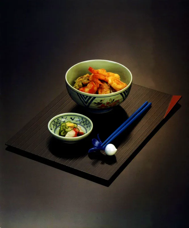 Tazón de frituras, Ten don.
Ensalada de pulpo y pepinos, Tako to kiuri no sunomono. Matthew Leighton