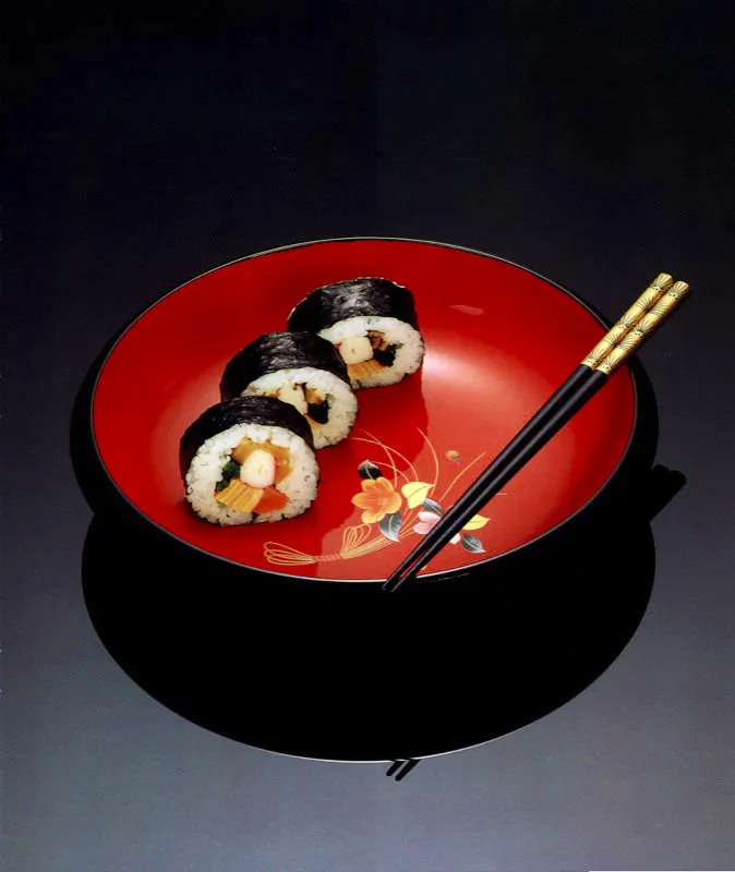 Rollos de arroz avinagrado con algas, rollo grueso, Nori maki zushi, Futo maki. Matthew Leighton
