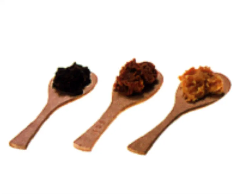 Miso, Pasta de soya fermentada.
Matthew Leighton
