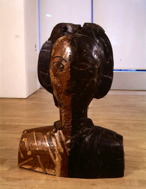 Cabeza V. 1997. Madera y hierro. 154,9 x 116,8 x 60,9 cm