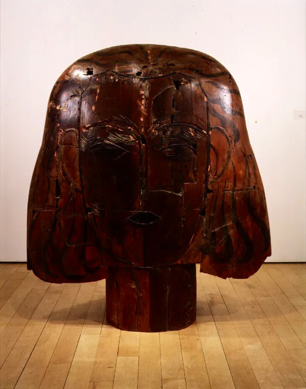 Cabeza I. 1997. Madera y hierro. 180,3 x 132 x 68,6 cm