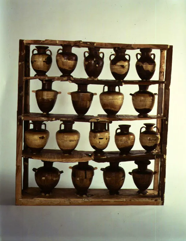 Vasijas griegas I. 1995. Madera. 210 x 157 x 63 cm
