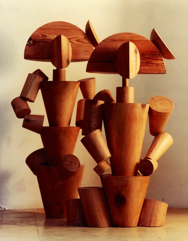 La reina Mariana XII. 1982. Madera. 153 x 115 x 100 cm