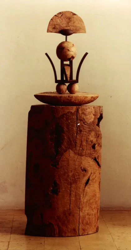 La reina Mariana III. 1982. Madera y hierro. 164 x 57 x 42 cm 