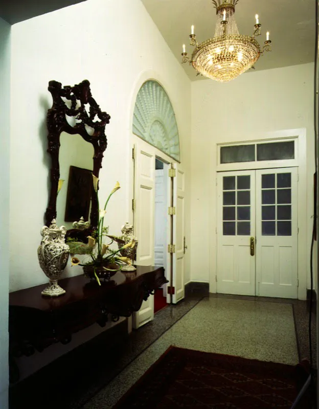 Vestíbulo de entrada a la residencia privada.