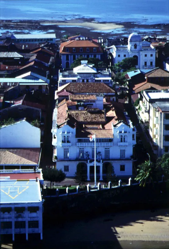 Panorámicas aéreas de la ciudad de Panamá y el casco viejo donde está localizado el Palacio de las Garzas.