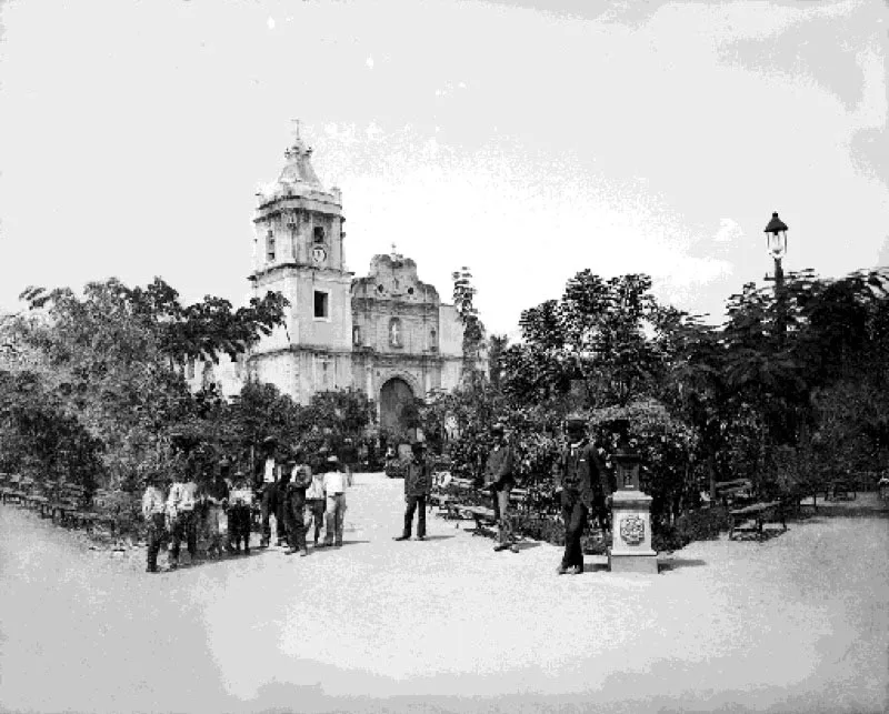 Plaza de Santa Ana, barrio de los arrabales de la ciudad. Finales del siglo XIX. 