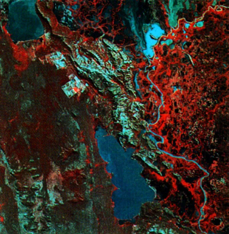 Frontera entre Bolivia y Brasil, al oeste y al este de las lagunas, a cien kilómetros al norte de la ciudad de Corumbá.