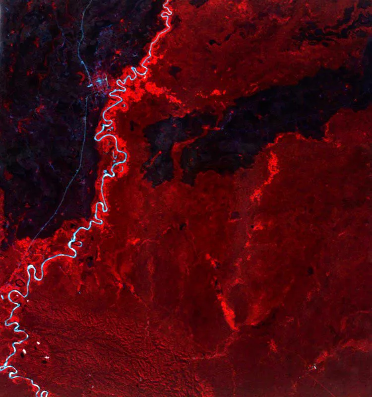 Selva húmeda tropical del noreste de Bolivia,
curso del río Maniquí y población de San Borja.