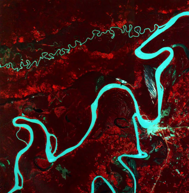 Confluencia de los ríos Beni y Madre de Dios en la selva húmeda tropical del noreste boliviano .