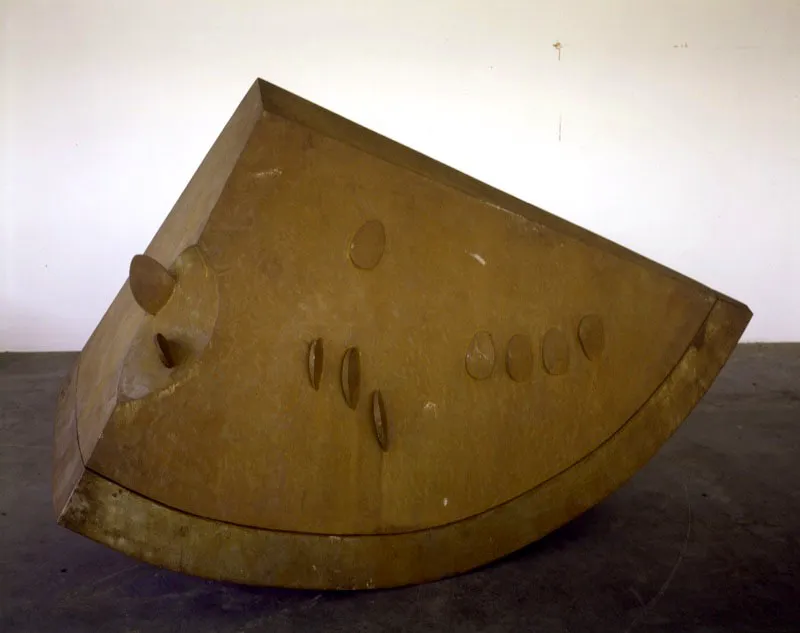 Sandía tuerta / 2001 / Escultura en lámina de hierro / 157 x 260 x 95 cm Stephen Reich
