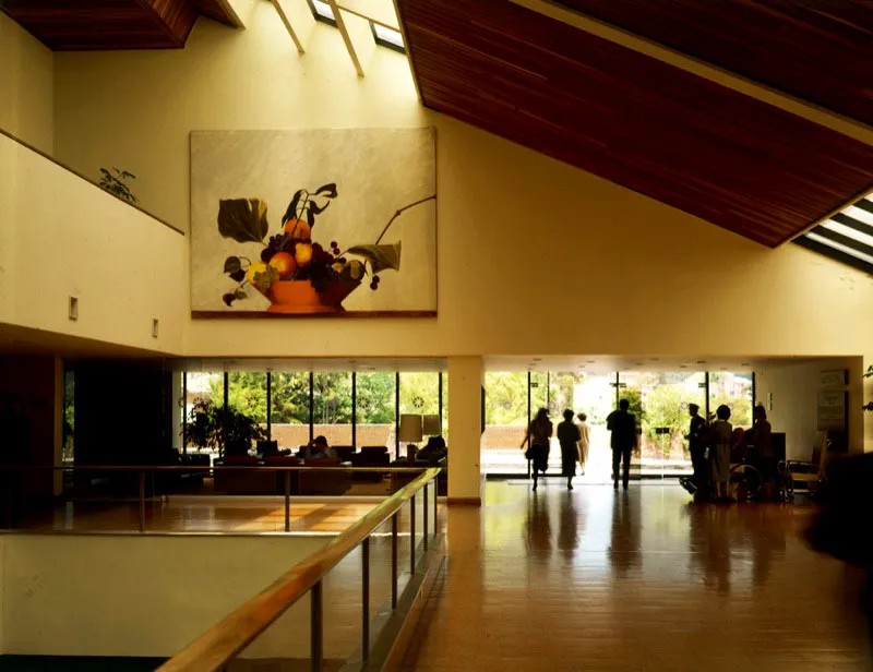 El primer bodegón en la historia del arte.
(Homenaje a Caravaggio) / 1985 /
Óleo sobre lienzo / 310 x 400 cm
Colección Fundación Santa Fe de Bogotá
Óscar Monsalve