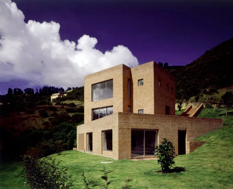 Casa Alta y Casa Baja.
Urbanización Aposentos, Sopó, Cundinamarca. 1998