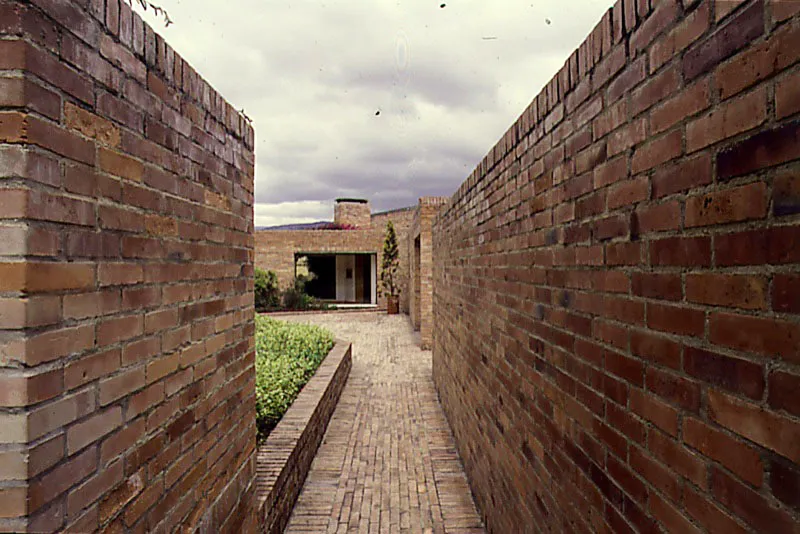 Casa Irlanda. 
Subachoque, Cundinamarca. 1990 