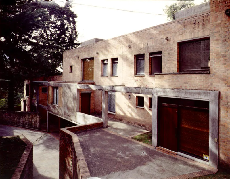 Edificio Bosque de Pinos.
Urbanización Bosque de Pinos, Bogotá, D.C. 1989