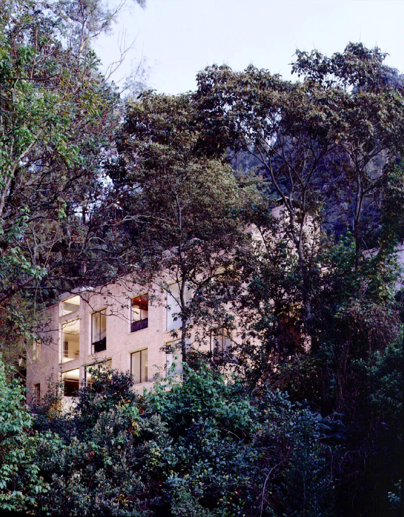 Edificio Bosque de Pinos.
Urbanización Bosque de Pinos, Bogotá, D.C. 1989
