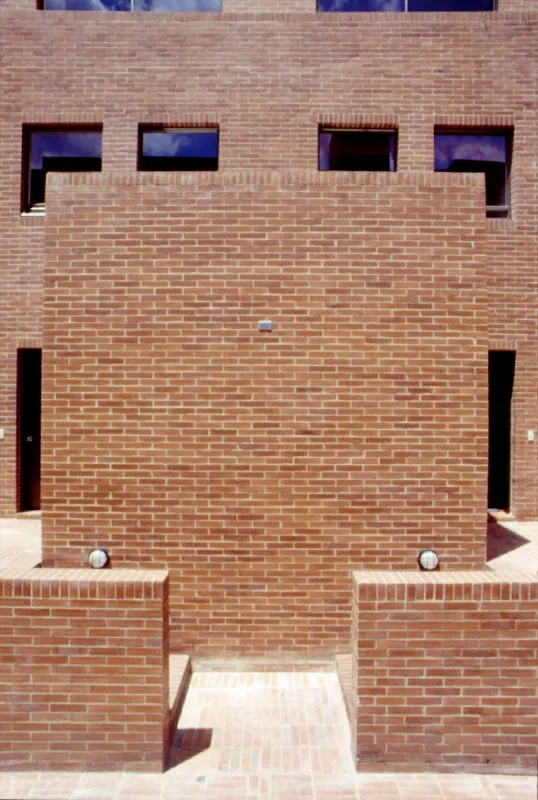 Conjunto Residencial Plaza Vallarta.
Bogotá D.C. 1999
