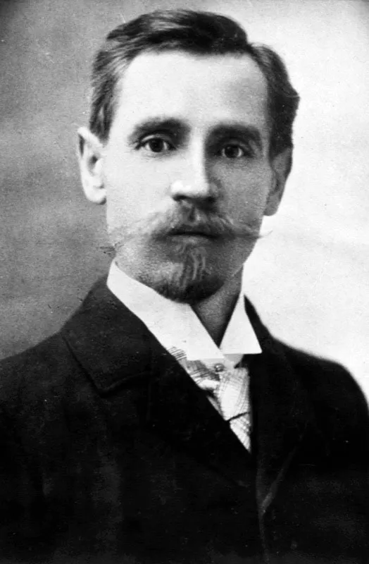 Emil Robert Okrassa, ciudadano alemán que inmigró a Guatemala en 1884 y se radicó en La Antigua Guatemala, en donde inventó máquinas para lavar, descascarar, secar, pelar, pulir y separar café, a fines del siglo XIX y principios del XX.