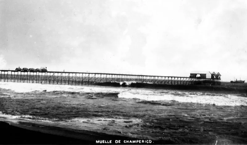 Muelle del puerto de Champerico, habilitado en 1871.