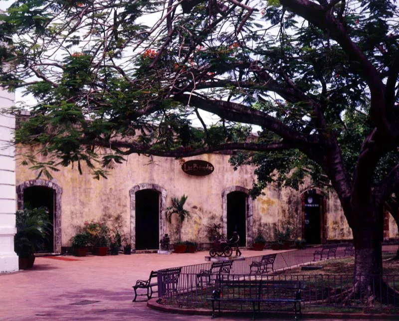 Restaurante Las Bóvedas.
Ciudad de Panamá. 1998 Antonio Castañeda Buraglia