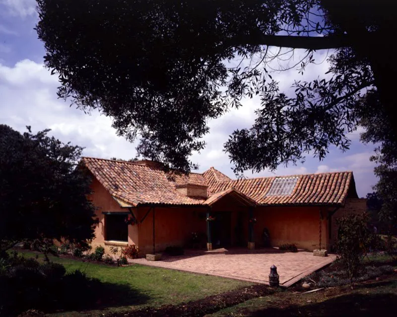 Casa de campo El Rosal.
El Rosal, Cundinamarca. 1996 Antonio Castaeda Buraglia