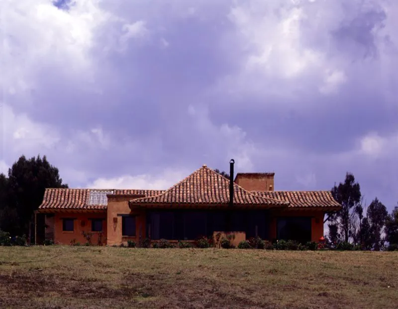 Casa de campo El Rosal.
El Rosal, Cundinamarca. 1996 Antonio Castaeda Buraglia