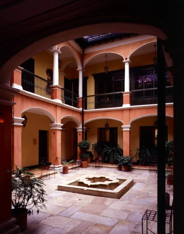 Hotel de la Ópera.
Bogotá, 1999. Antonio Castañeda Buraglia