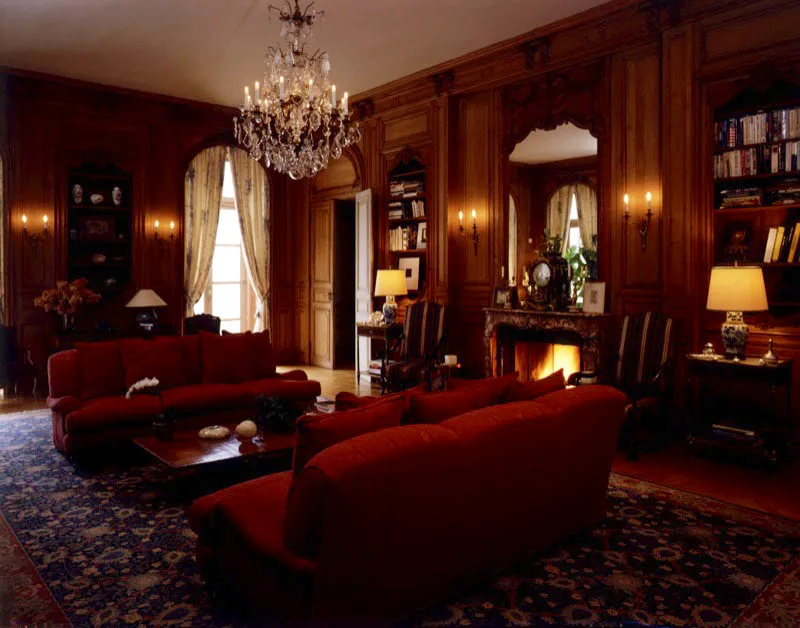 Esta habitacin es una copia fiel de la biblioteca de George Hoentschel, que J. Pierpont Morgan don en 1908 al Museo Metropolitano de Nueva York. Sus muros enchapados en encina son un fino ejemplo del estilo regencia.  Antonio Castaeda Buraglia