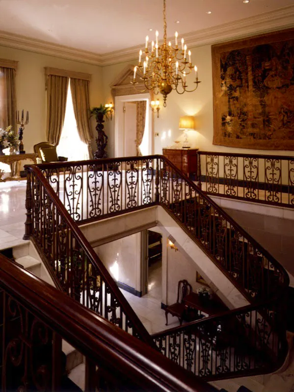 El modelo en que se inspiróla gran escalera de mármol fue la del Palacio del Petit Trianon en Versalles. Antonio Castañeda Buraglia