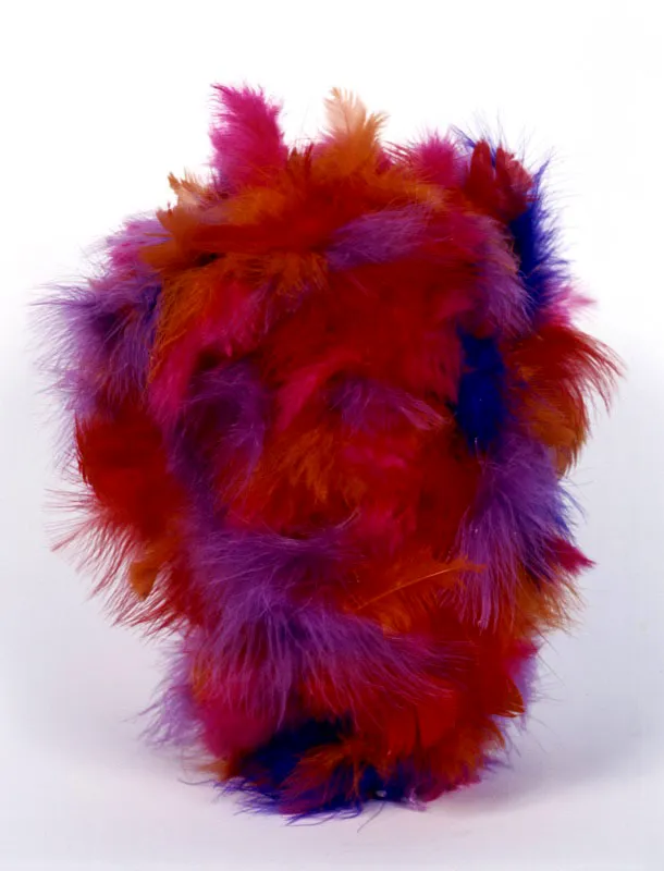Emplumado, 2003.
Cabeza de yeso recubierta con plumas, 35 cm de altura
Tsu Chen Chen