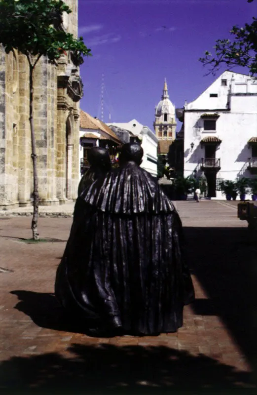 San Pedro Claver. 2001. Escultura en bronce. 220 x 180 x 110, Cartagena 